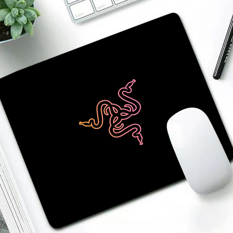 Gaming Keyboard Affordable - Razer Luxe Muismat Anime Gamer Bureaumat