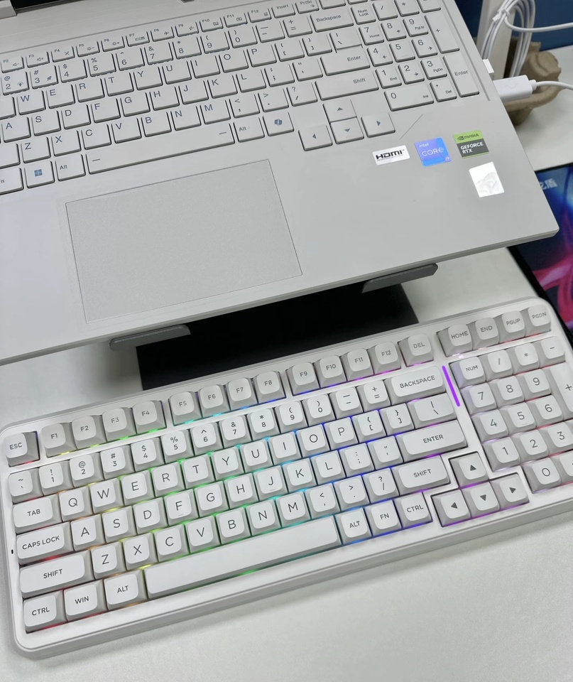 MCHOSE K99 V3 Aanpasbare mecha - Gaming Keyboard Wireless recensie en prijs