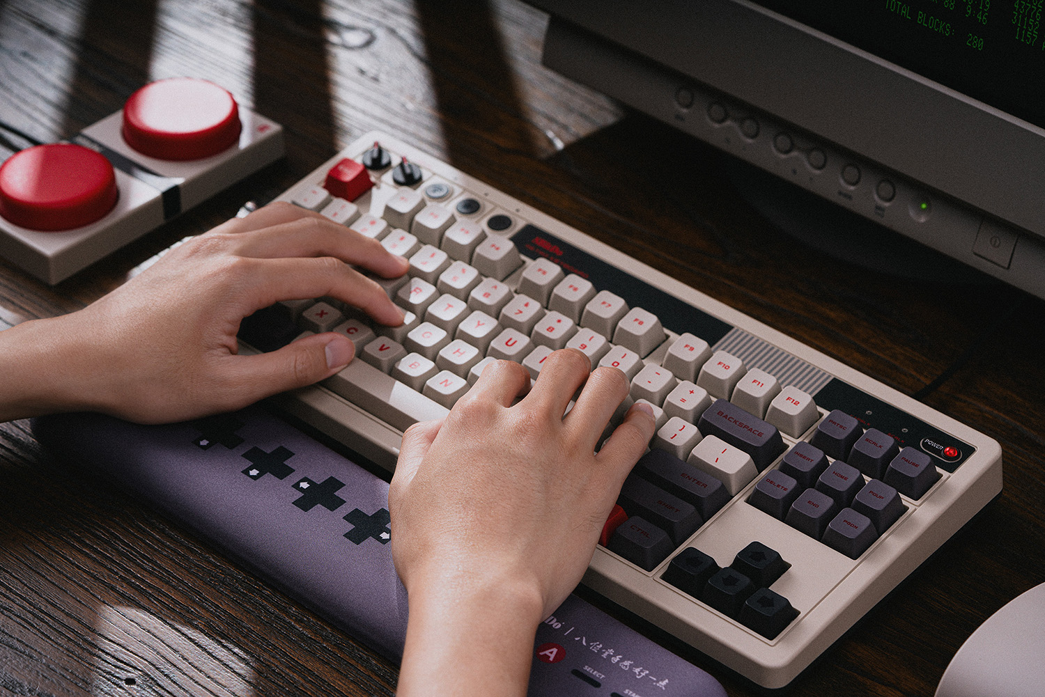 8Bitdo Retro mechanisch toetse - Gaming Keyboard Hot Swappable recensie en prijs